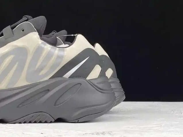 Boost Yeezy Bone FY3729 Adidas 700 MNVN 0523
